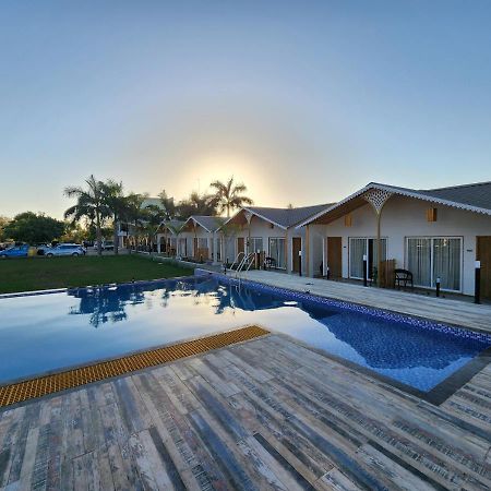 Vits Daman Devka Beach Ngoại thất bức ảnh