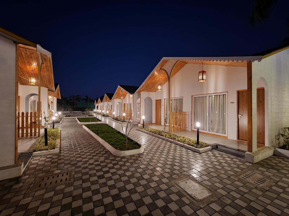 Vits Daman Devka Beach Ngoại thất bức ảnh