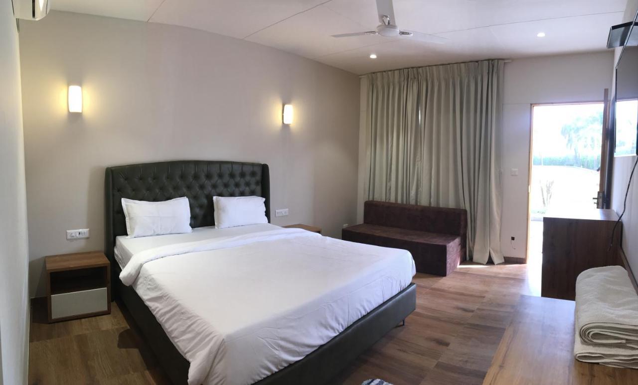 Vits Daman Devka Beach Ngoại thất bức ảnh