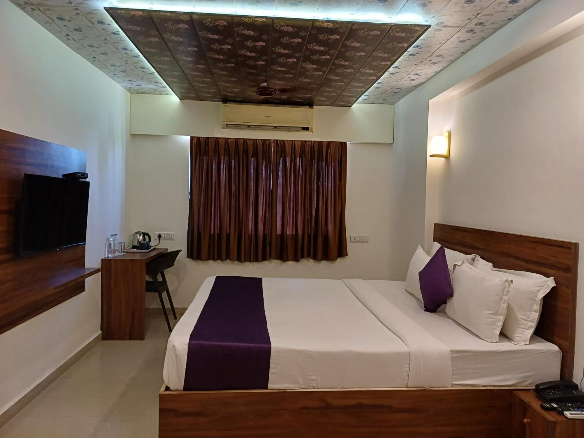 Vits Daman Devka Beach Ngoại thất bức ảnh