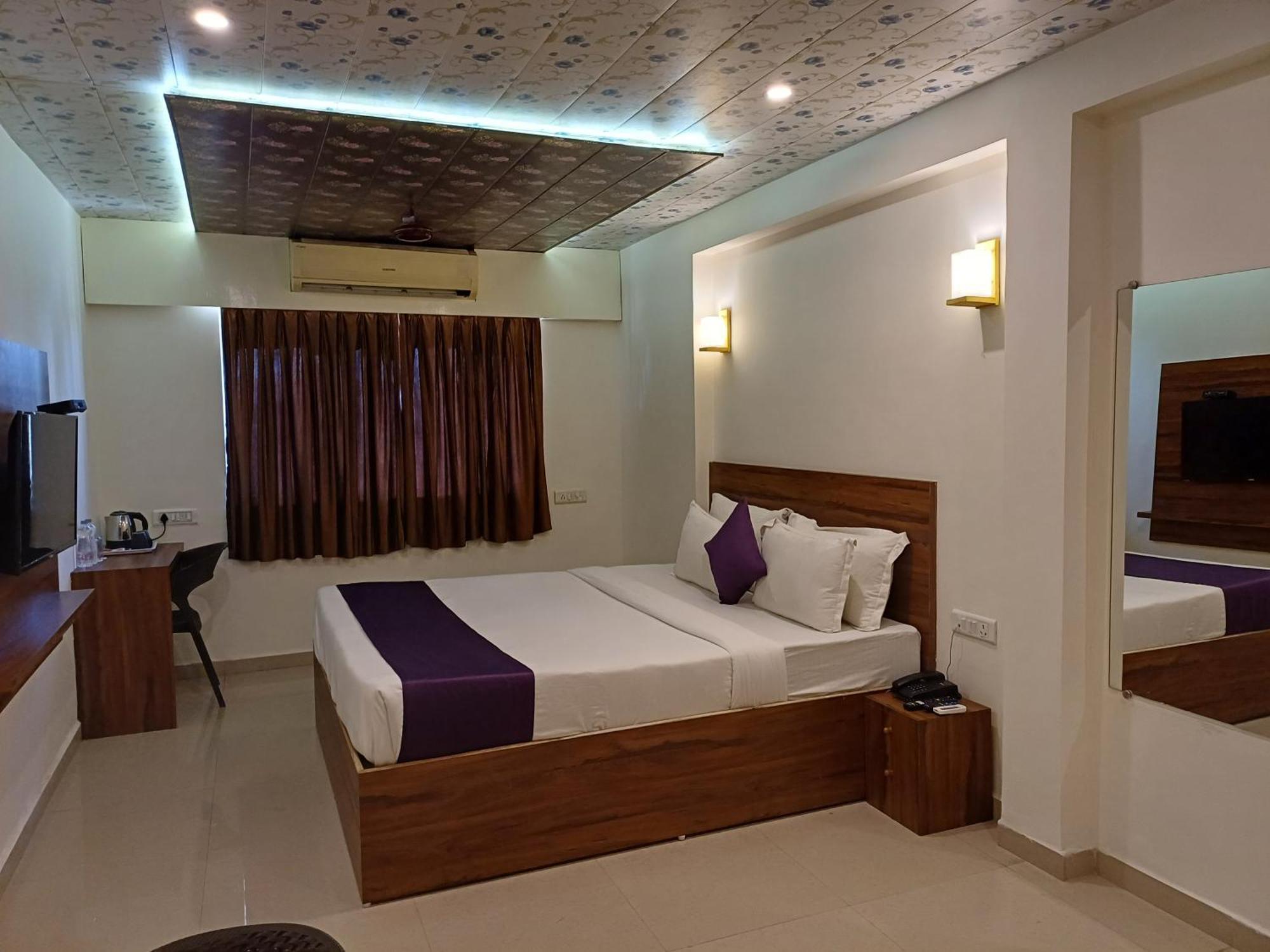 Vits Daman Devka Beach Ngoại thất bức ảnh